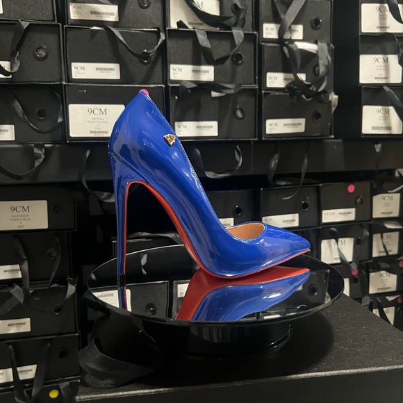 New cobalt blue pumps - Picture 3 of 3